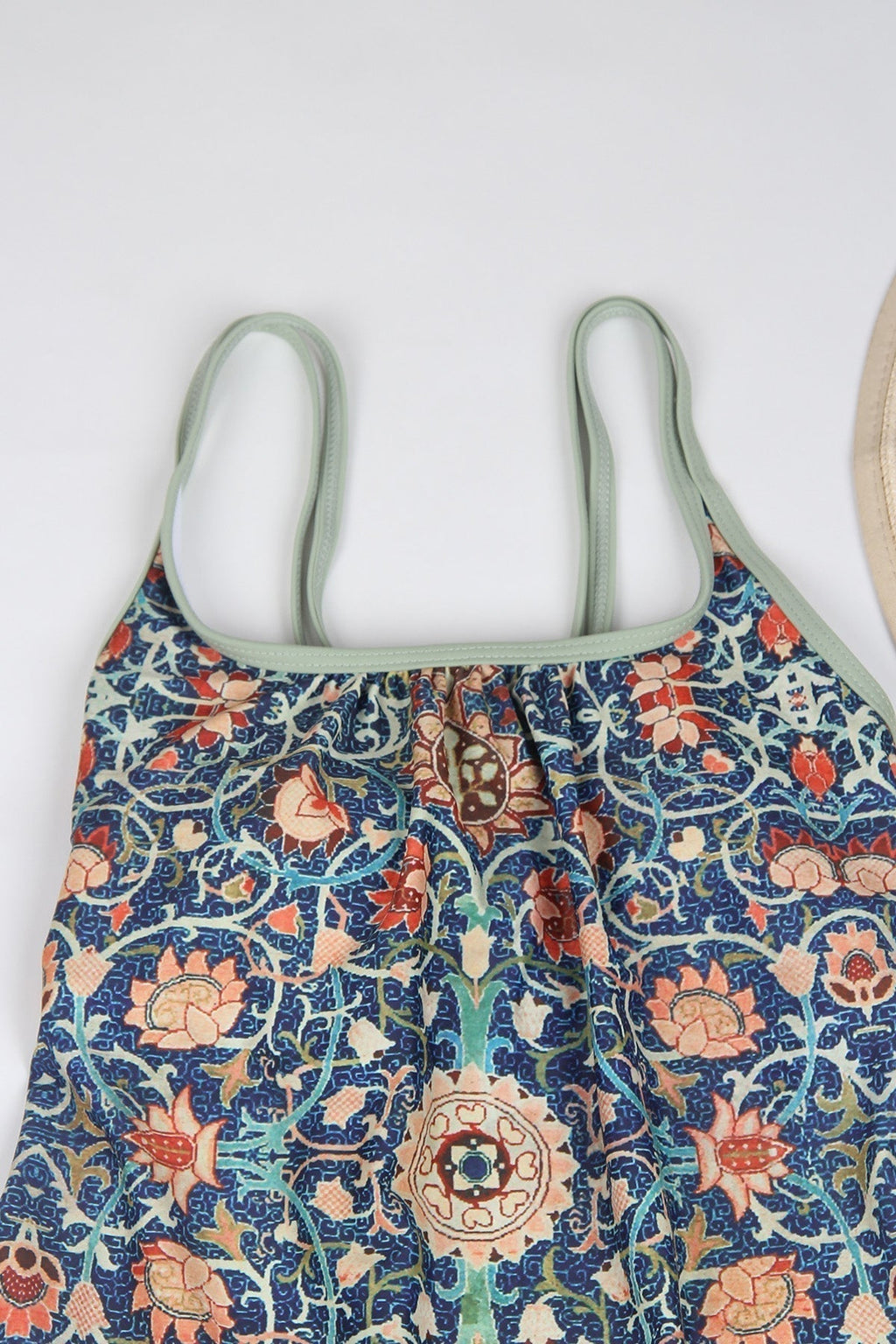 Mouwloze bikini met aantrekkelijk patroon