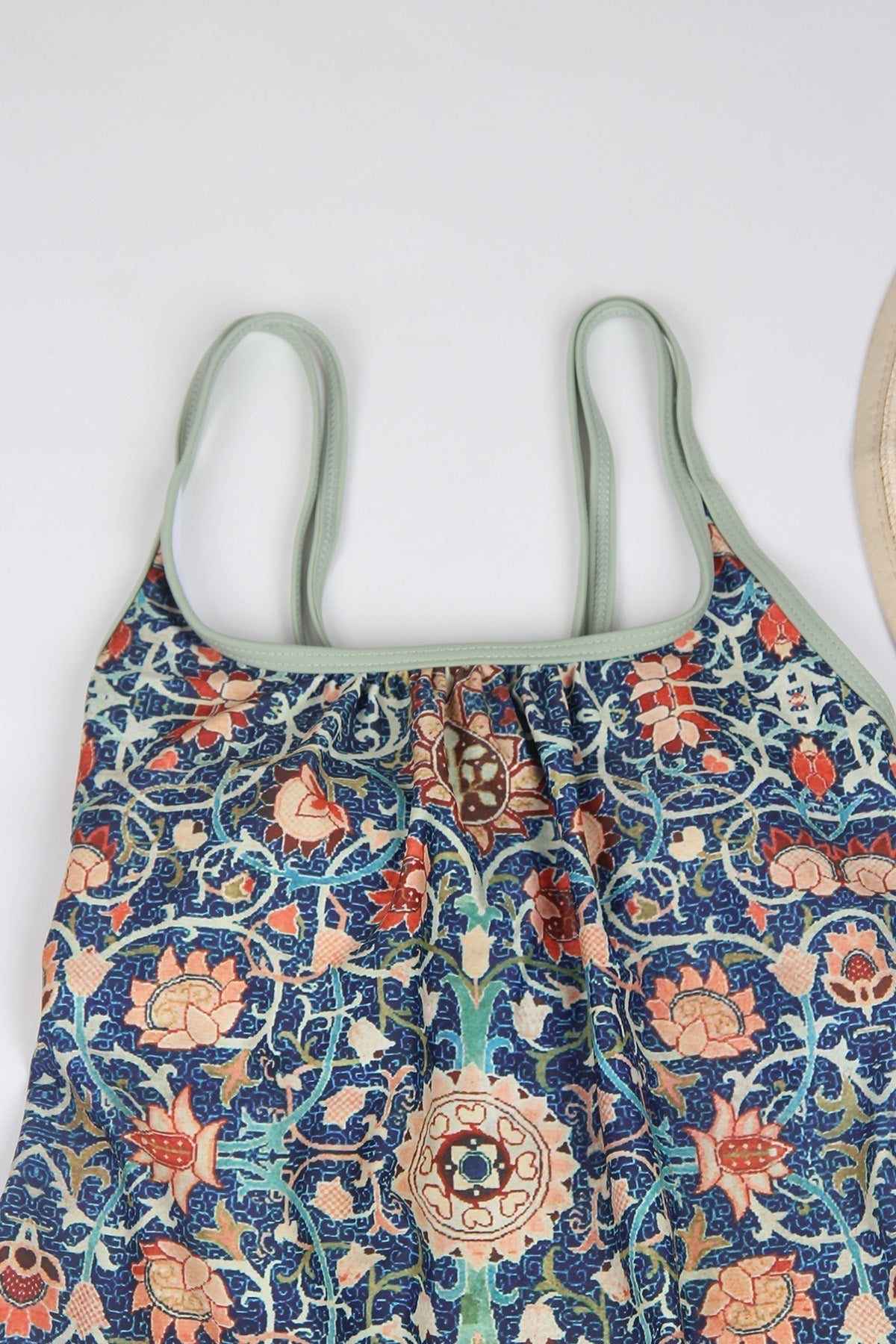 Mouwloze bikini met aantrekkelijk patroon