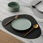 Minimalistisch bestek voor moderne tafels