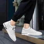 Heren sneaker van geperforeerd leer met lichtgewicht constructie