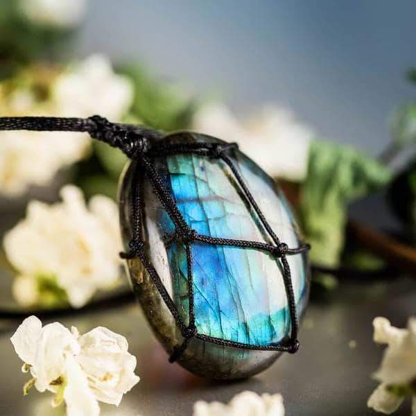 Mystieke labradoriet drakenhart ketting