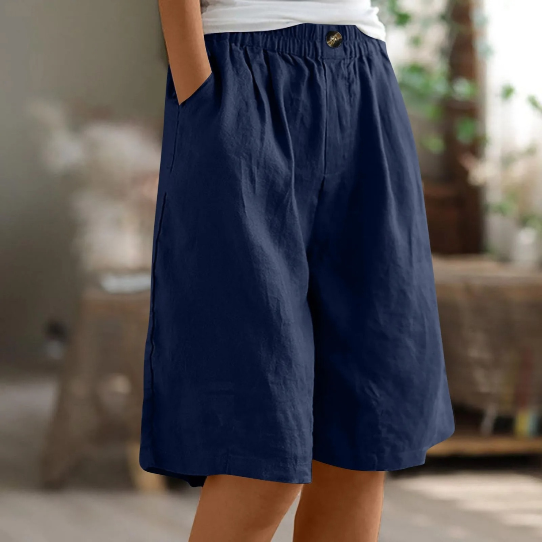 Akua | Damesshort met wijde pijpen, zakken en elastische taille