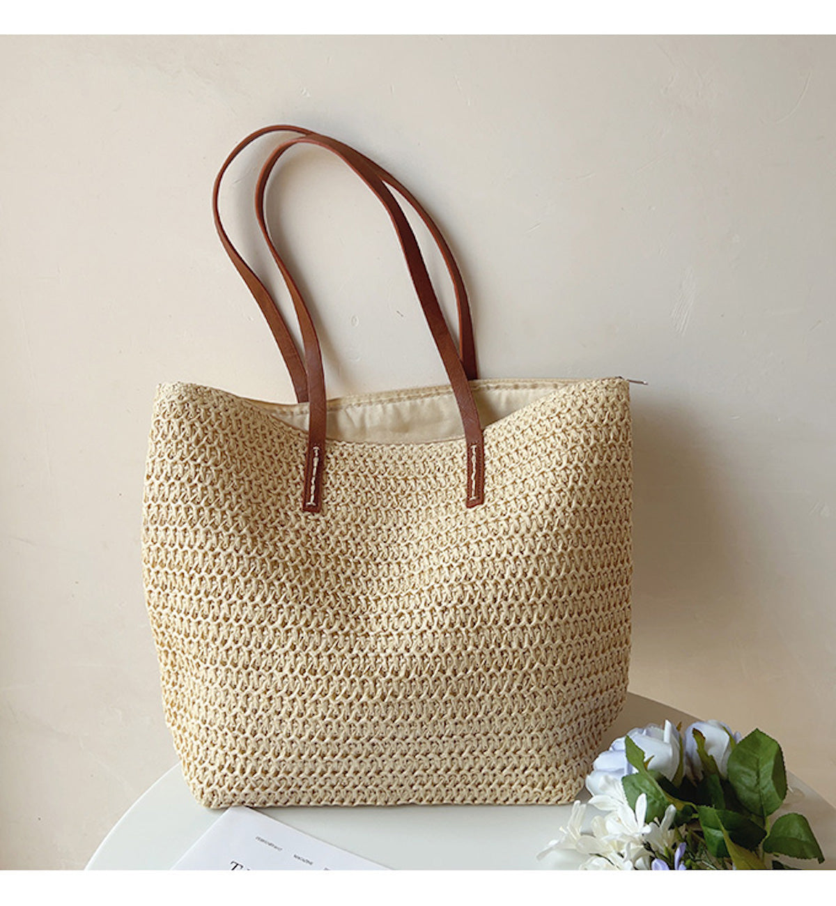 Riet geweven tas met leren banden