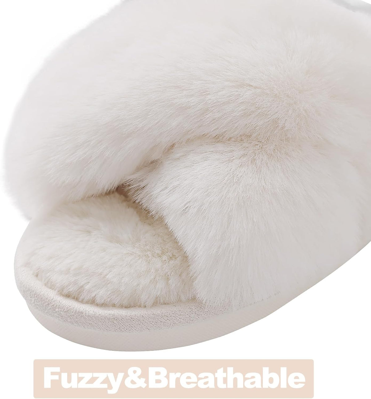 Fuzzy slippers met memory foam