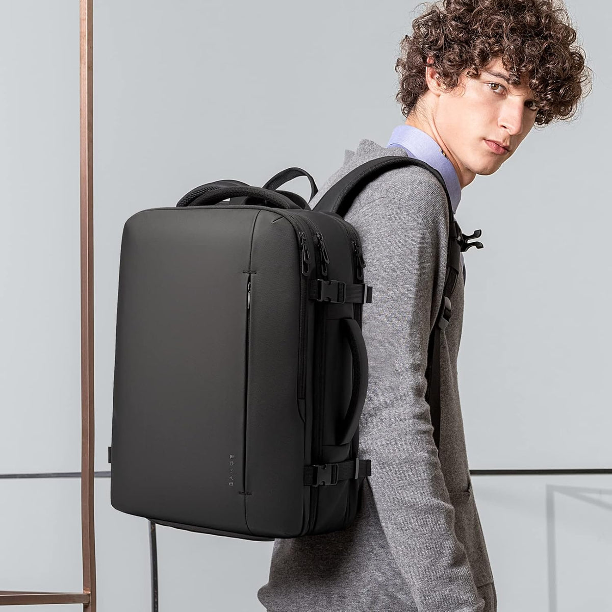 Uitbreidbare 26–45L reisrugzak met laptopvak & zijhandvat
