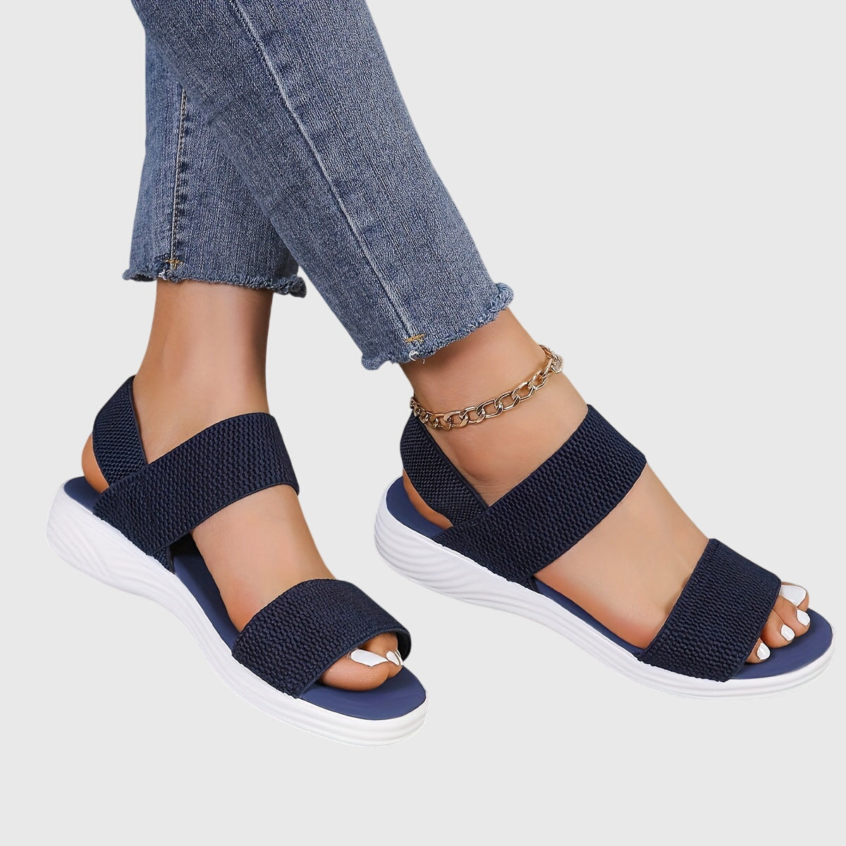 Lichte sandalen met verstelbare bandjes en dempend voetbed
