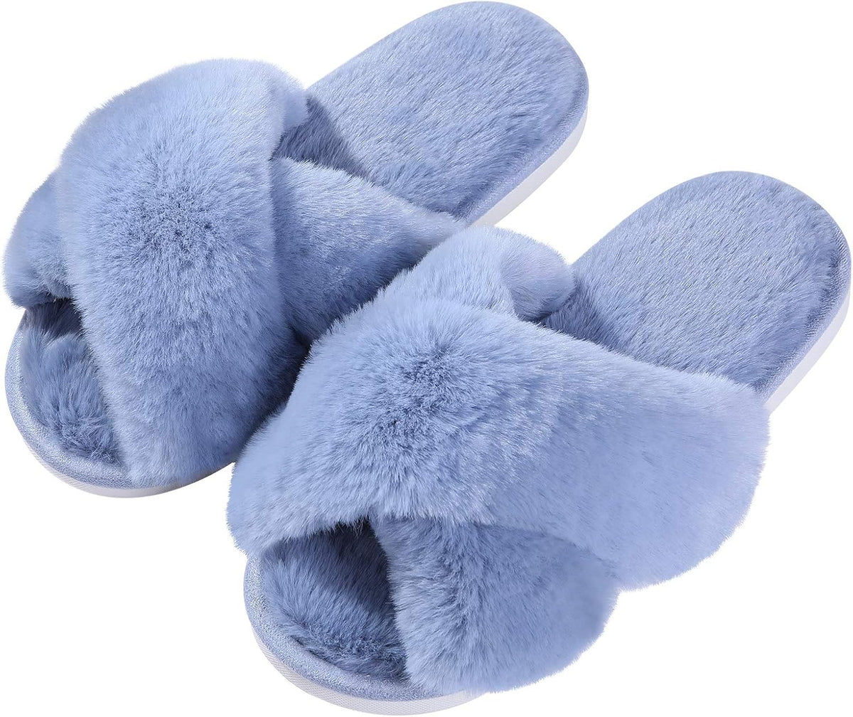 Fuzzy slippers met memory foam