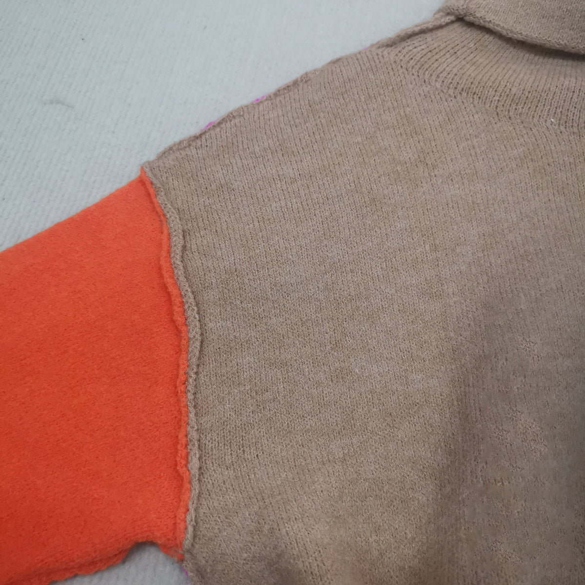 Indrukwekkende color block gebreide trui — afbeelding 23
