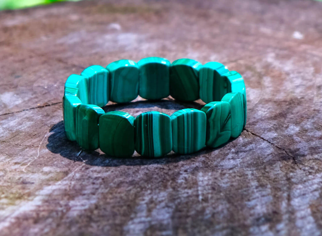 Armband met natuurlijke malachietstenen