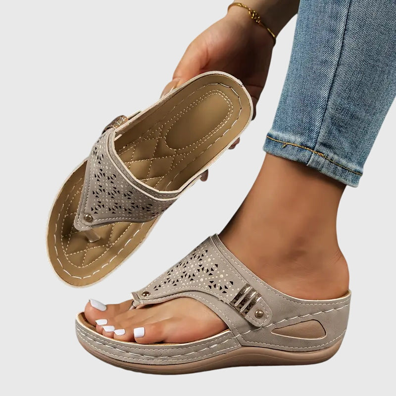 Instapsandalen met sleehak