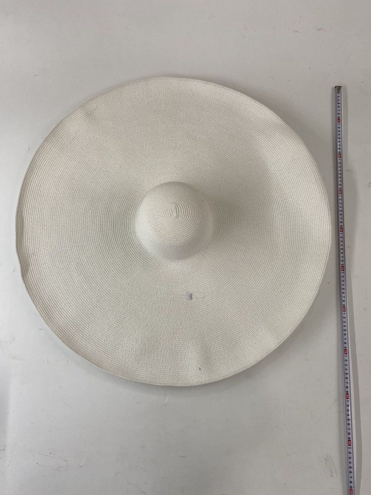 Lichtgewicht dames zomerhoed met een brede rand en ademend ontwerp