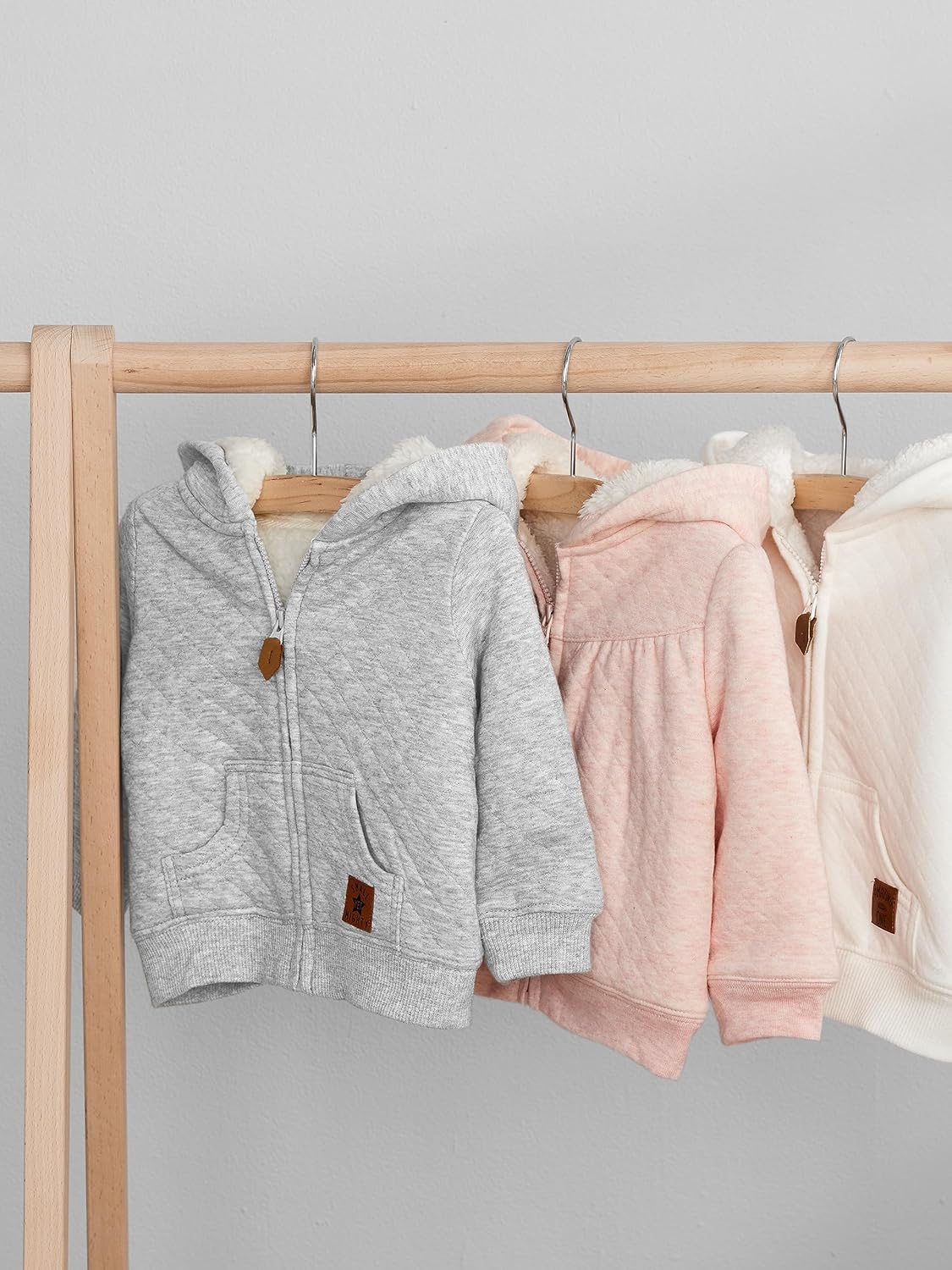 Gevoerde baby sweater met capuchon