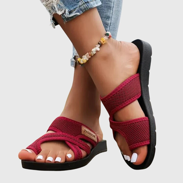 Sandalen met elastische bandjes en gevormd voetbed