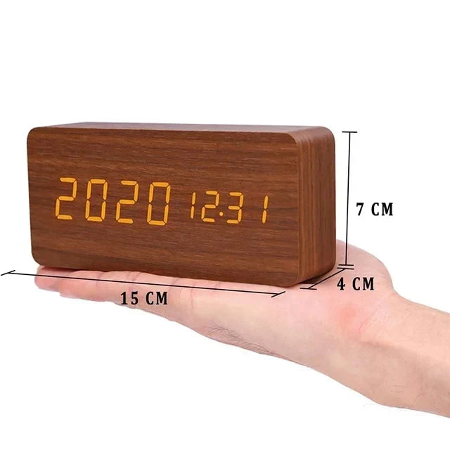 Houten LED wekker met spraakbesturing