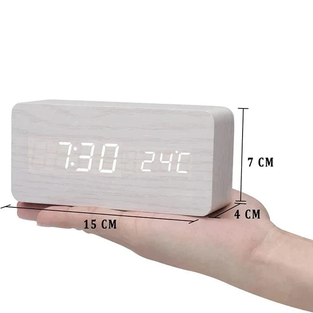 Houten LED wekker met spraakbesturing