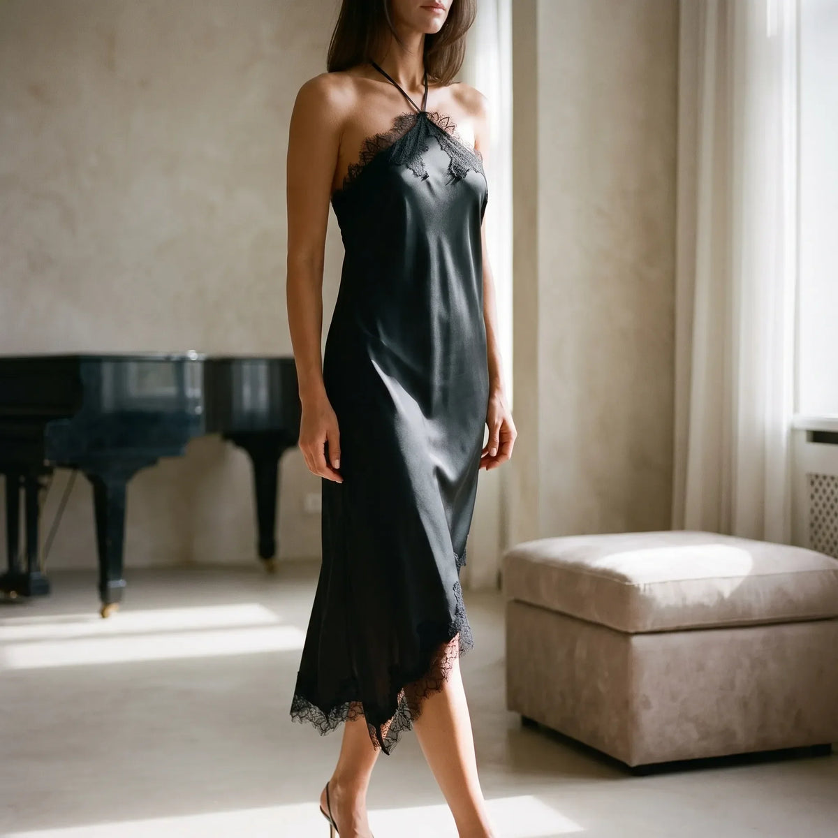 Asymmetrische midi-slipdress – Noor