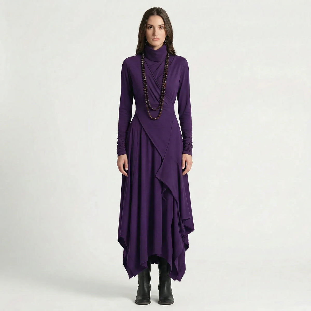 Asymmetrische maxijurk met opstaande kraag
