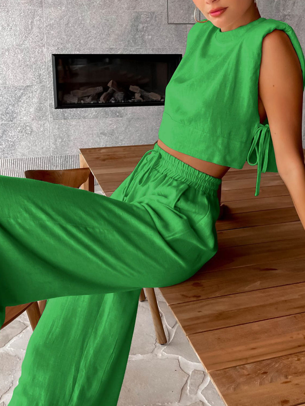 Tweedelige zomer set met crop-top en broek