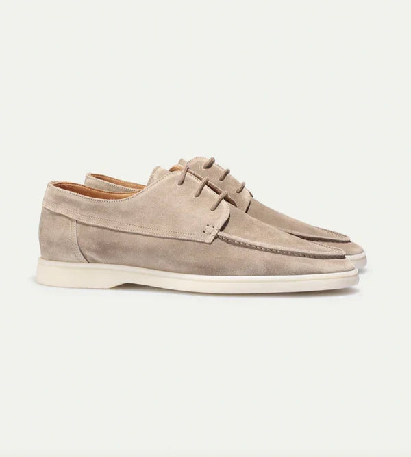 Leren herenschoenen met veters en stevige zool