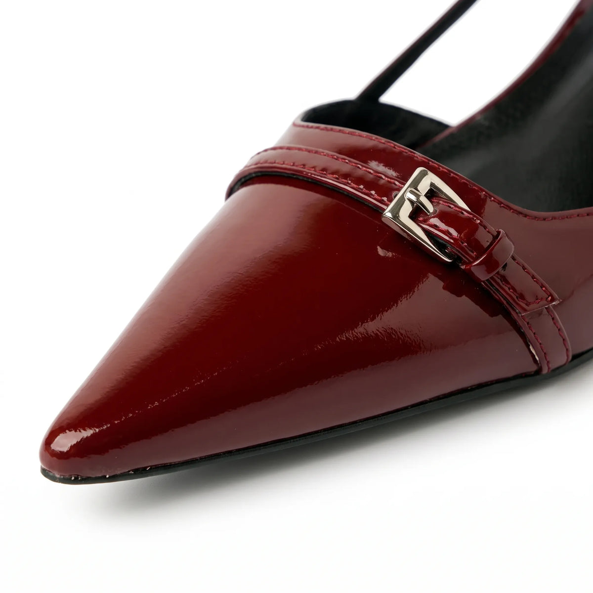 Bordeaux slingbacks met spitse neus