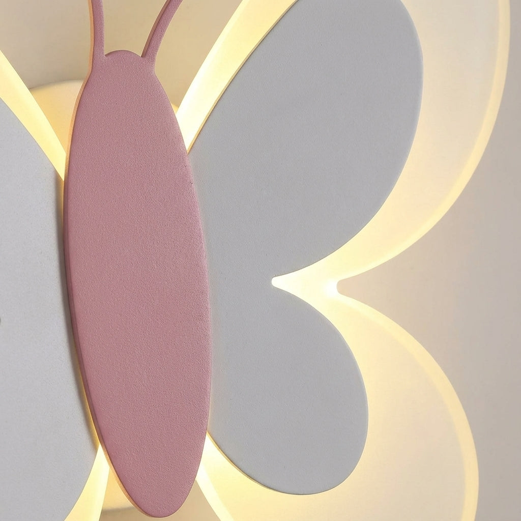 Vlindervormige wandlamp
