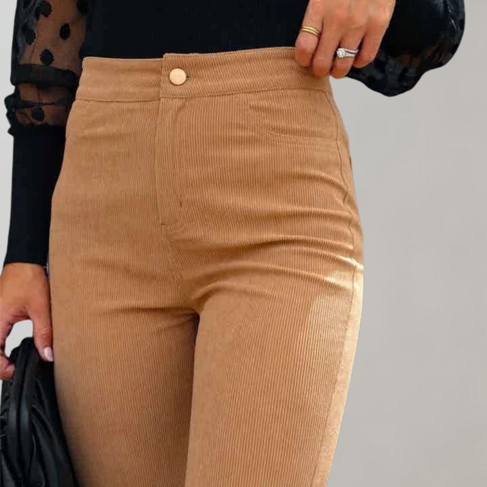 Corduroy uitlopende broek
