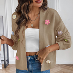 Gebreid damesvest met 3D bloemen
