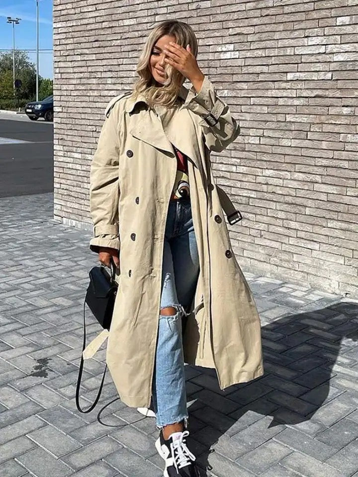 Trenchcoat Tess