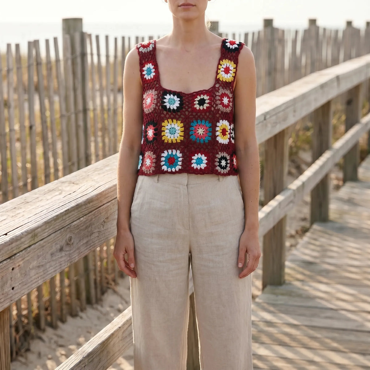Gehaakte mouwloze croptop