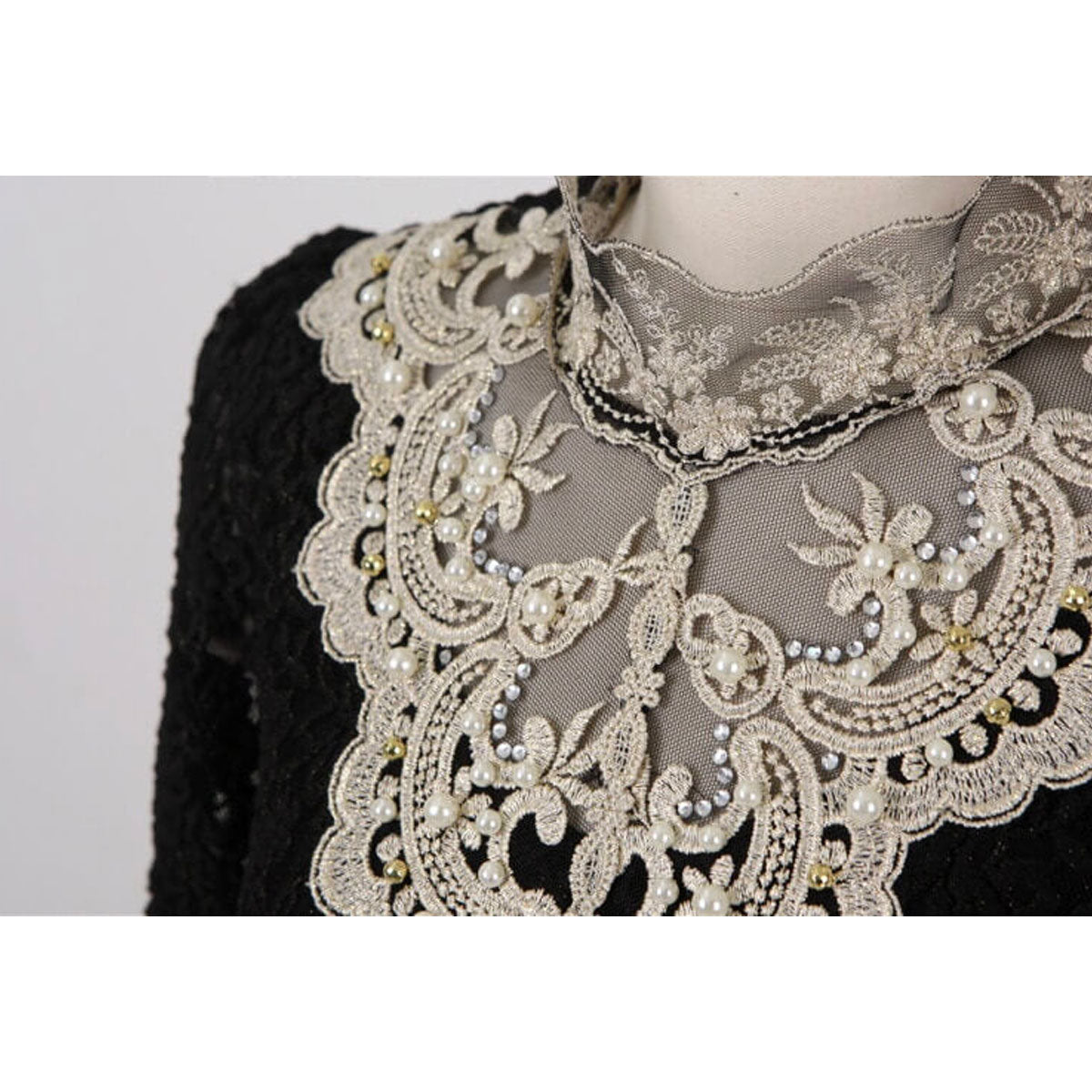 Damesblouse met herfst borduursels