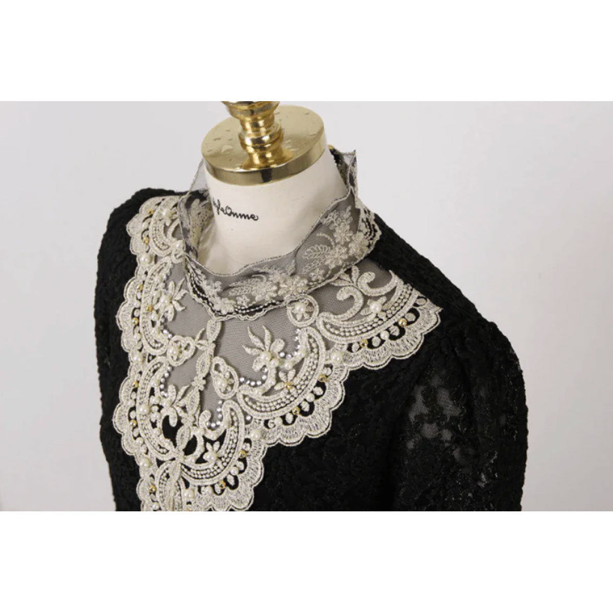 Damesblouse met herfst borduursels