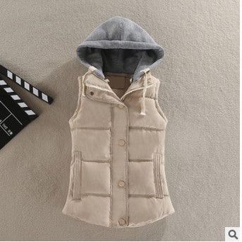 Fabiola | Mouwloze bodywarmer met capuchon en drukknopen