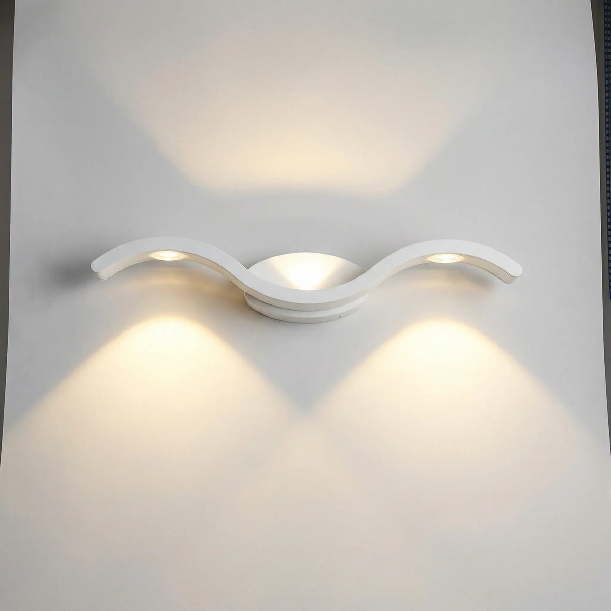 LED-wandlamp met dubbele lichtbundel