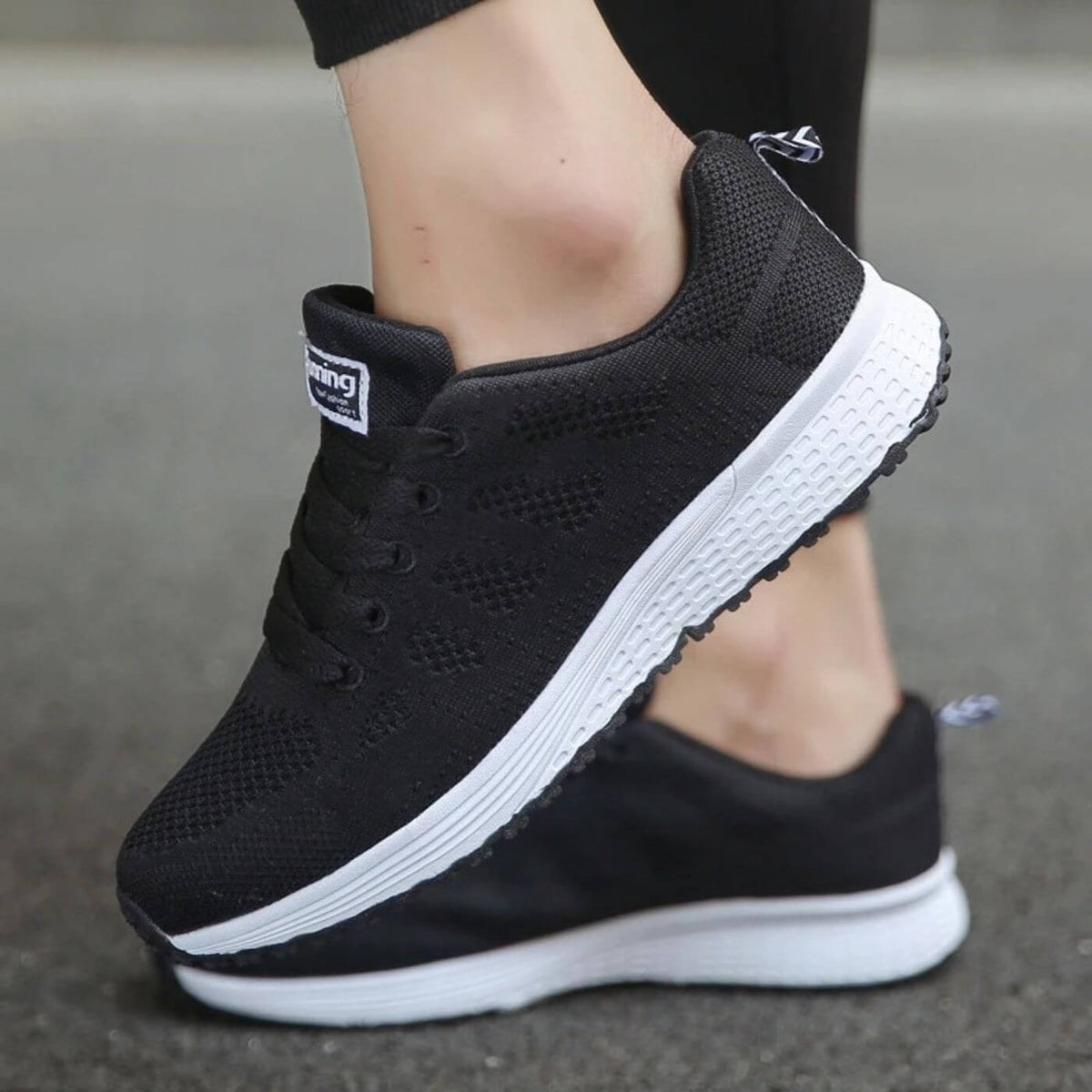 Lichte damessneakers met elastische sluiting