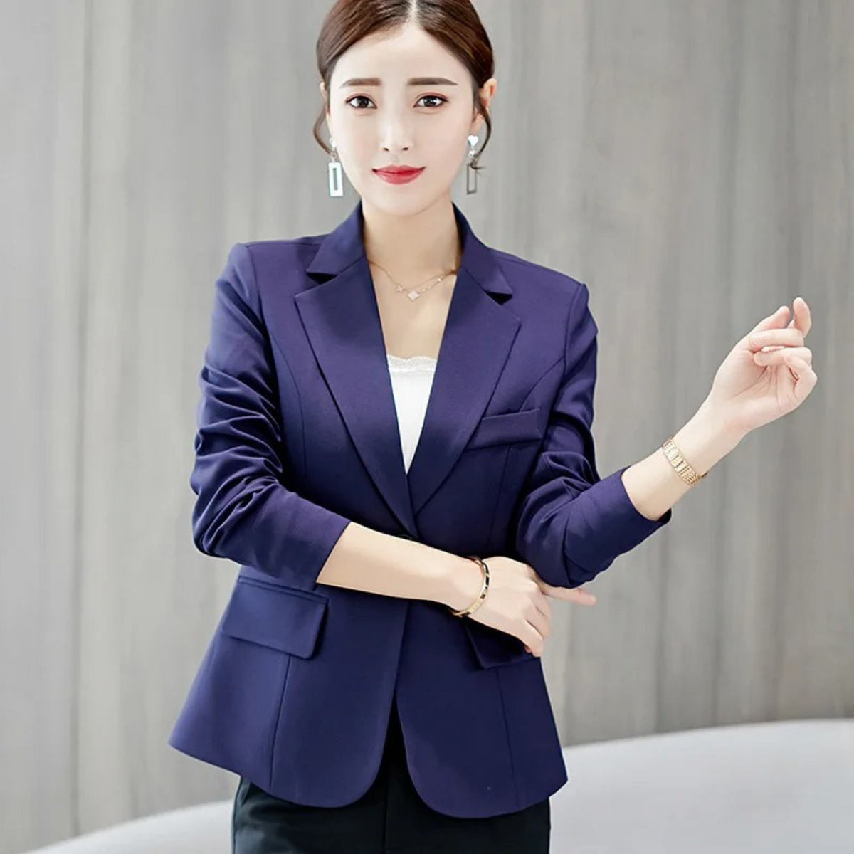 Nette slanke damesblazer met zakken