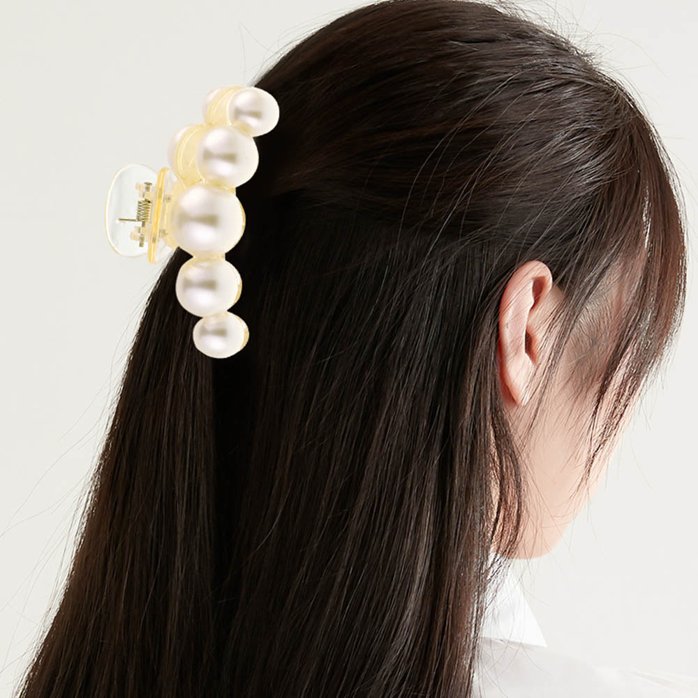 Haarclip met pareldecoratie