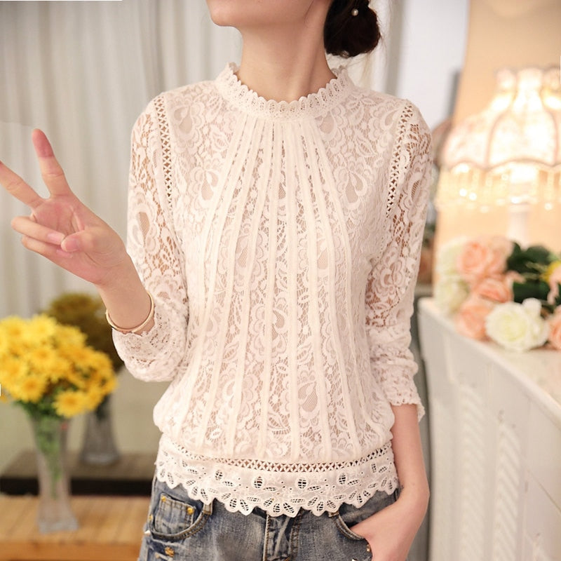 Kanten damesblouse met lange mouwen