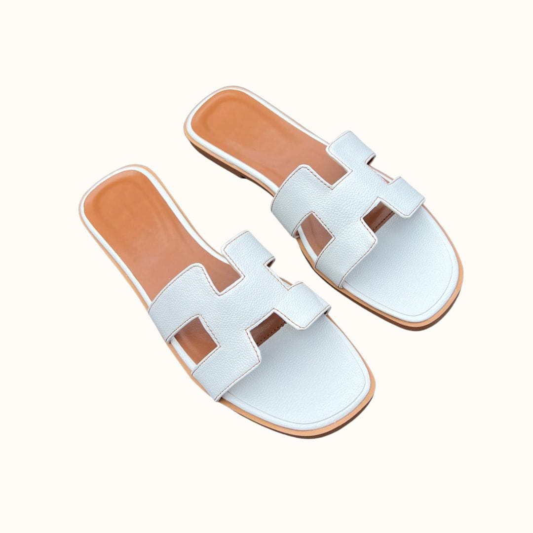 En modieuze slippers