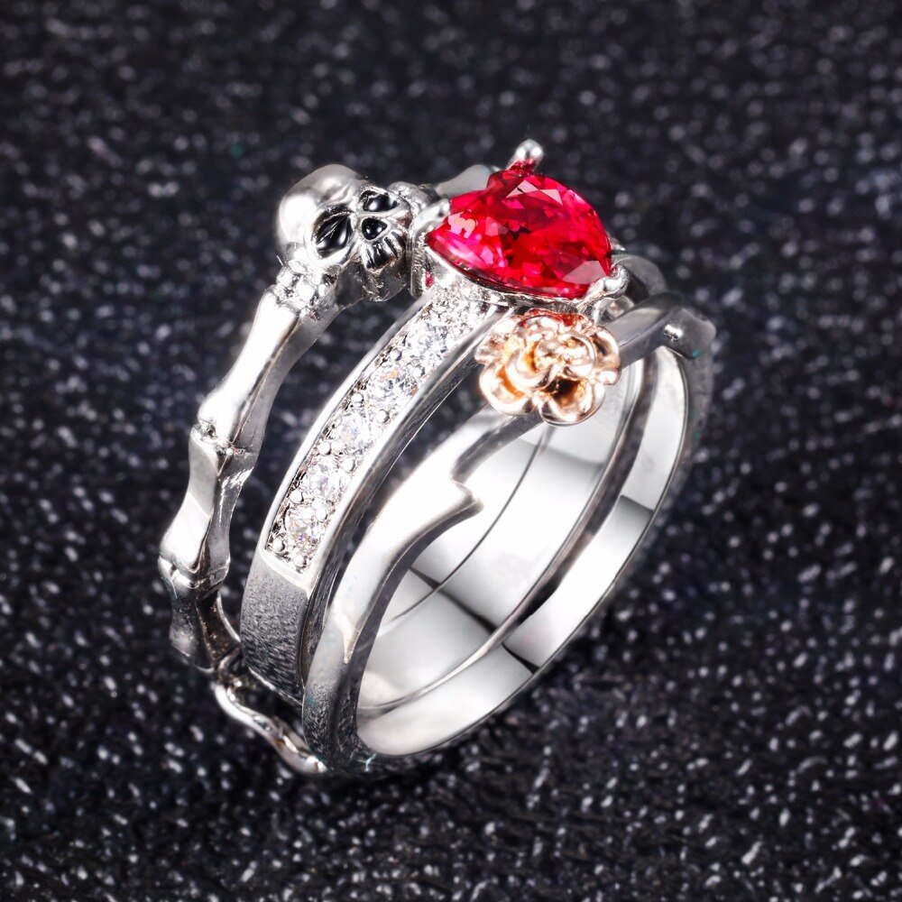 Ring met schedel- en liefdesmotief