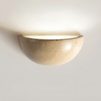 Halfronde stenen wandlamp