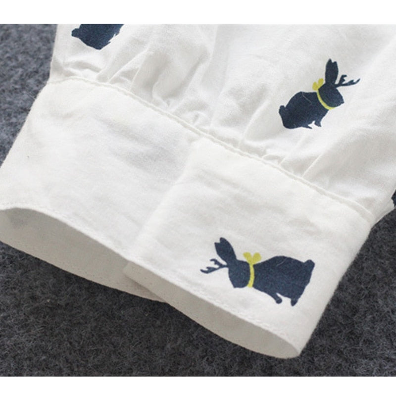 Speelse shirtjurk met konijnenprint en reverskraag