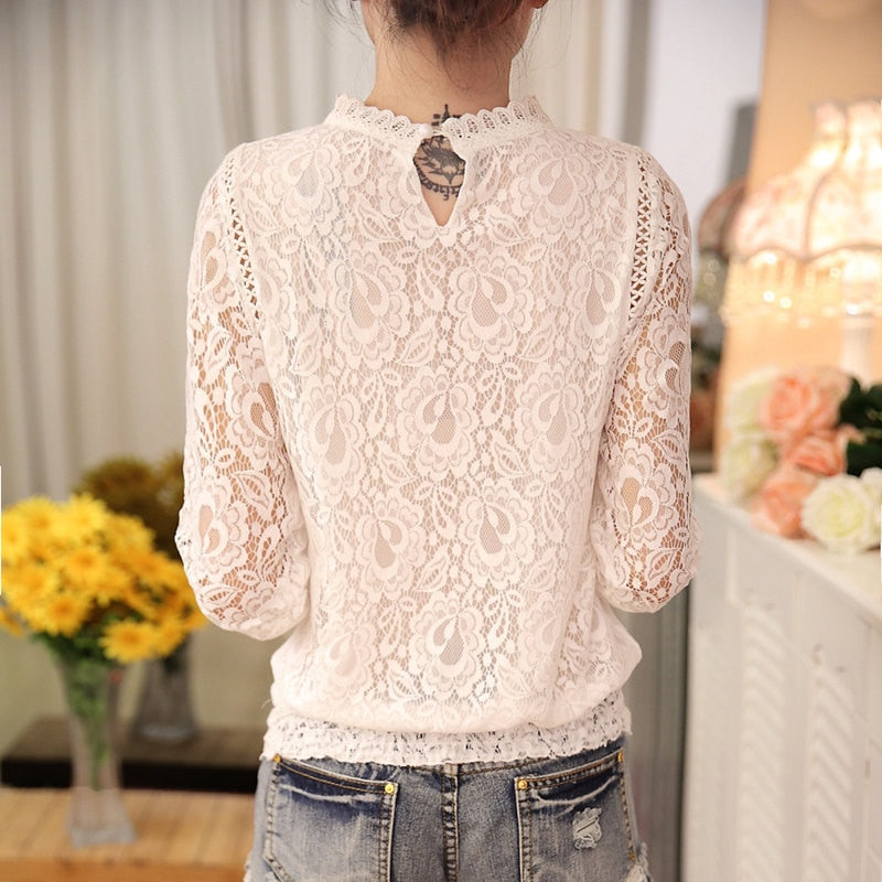 Kanten damesblouse met lange mouwen