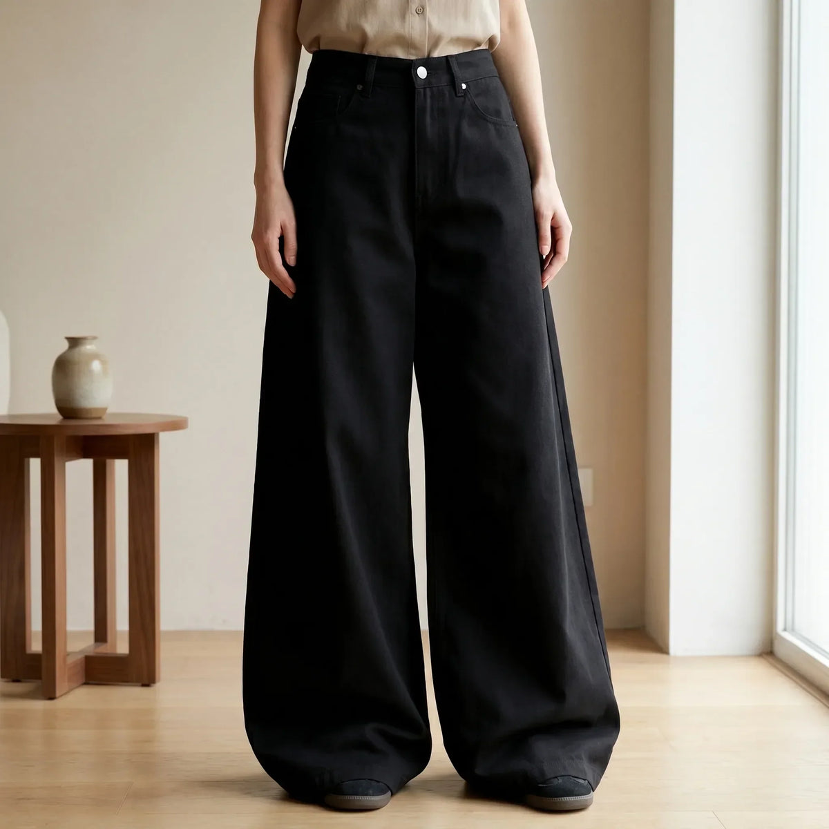 Hooggetailleerde broek met wijde pijpen