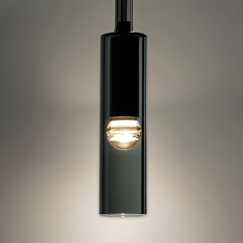 Minimalistische wandlamp met rookglas