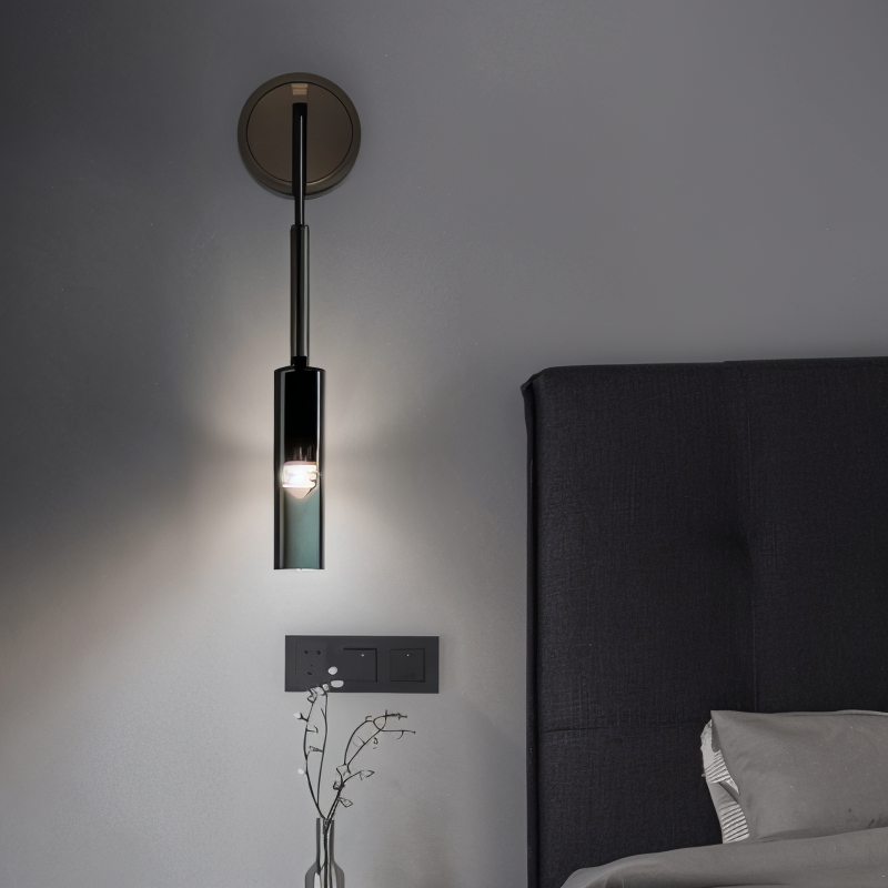 Minimalistische wandlamp met rookglas