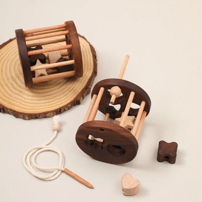 Houten puzzel met basisvormen voor kinderen – leerspel ter bevordering van