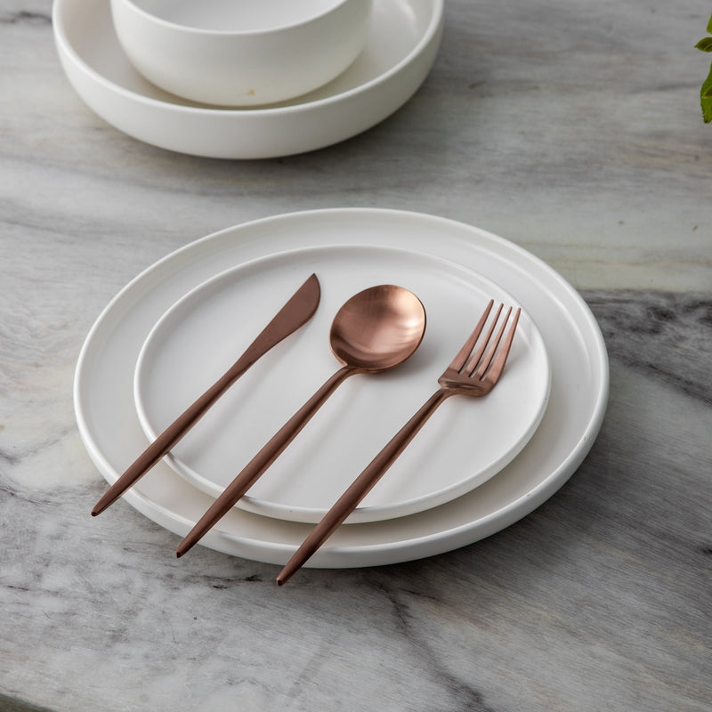Minimalistisch bestek voor moderne tafels
