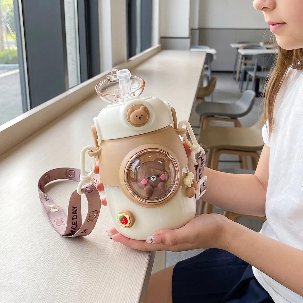 Kinderdrinkfles met cartoonfiguur