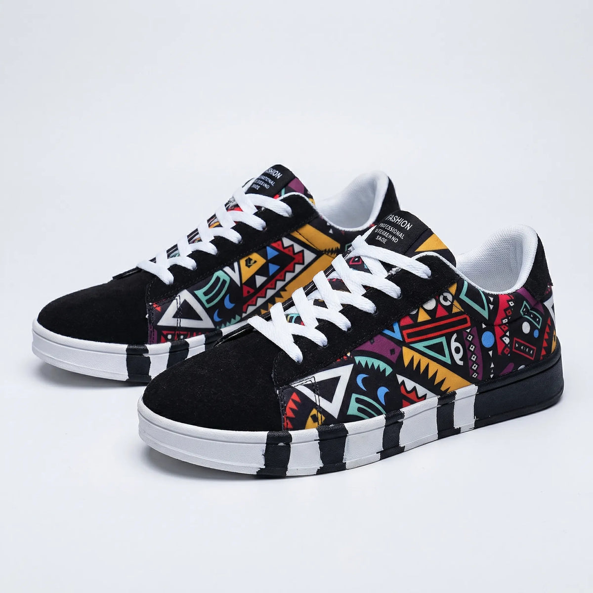 Kleurrijke sneaker met grafisch all-over-patroon