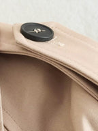 Beige trenchcoat in kort model